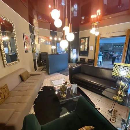 호텔 Le Pelican Charleville-Mézières